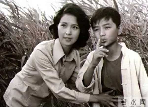 贾乃亮父母是做什么的