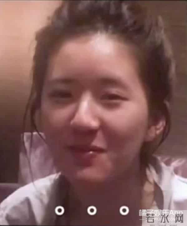 赵露思汪苏泷比心对不上