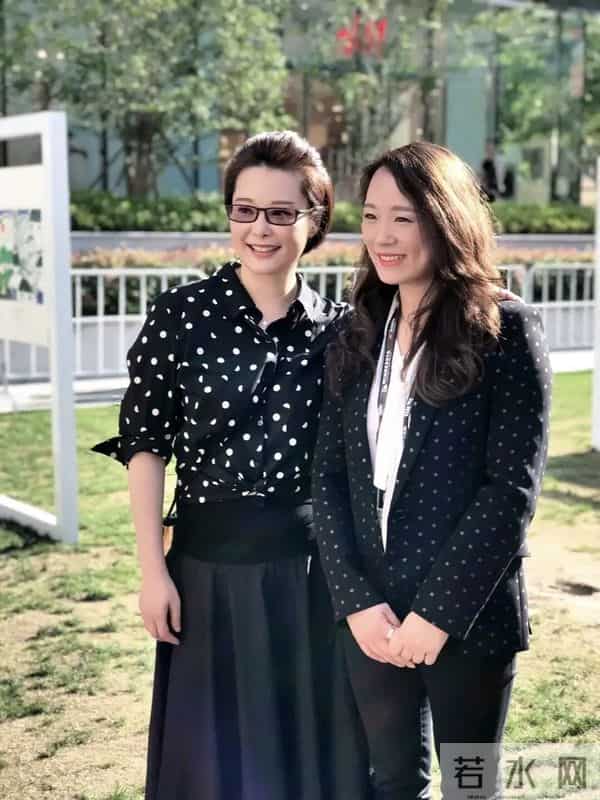 袁立图片一件都没有穿