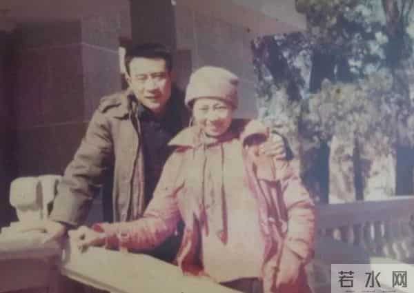 李雪健嗓子是怎么回事