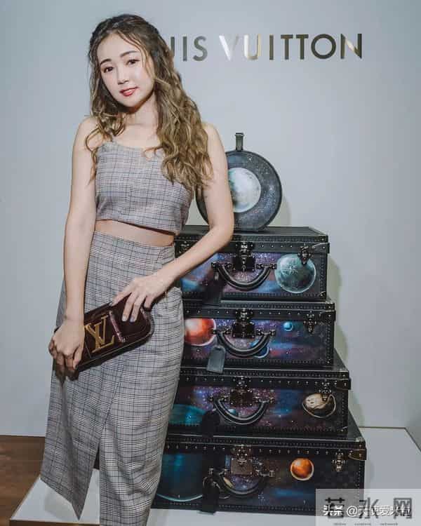 黑涩会美眉丫头资料