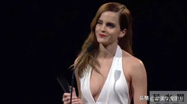 艾玛沃特森吸奶