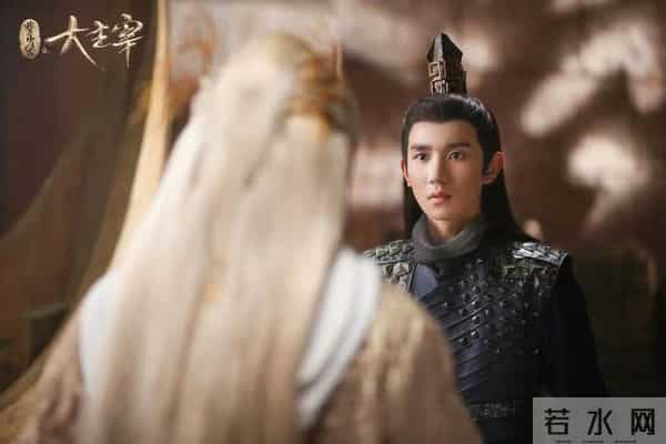 王源连拿四个奖