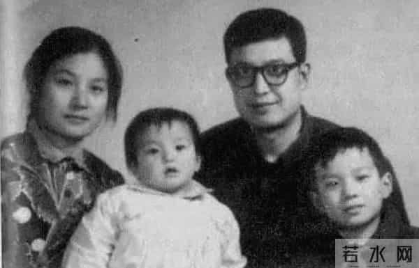 赵薇军旗装事件