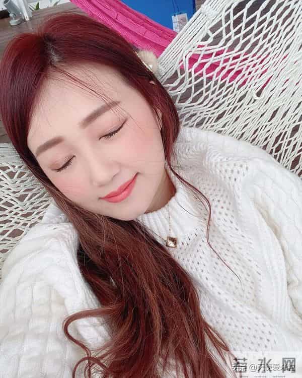 黑涩会美眉丫头资料