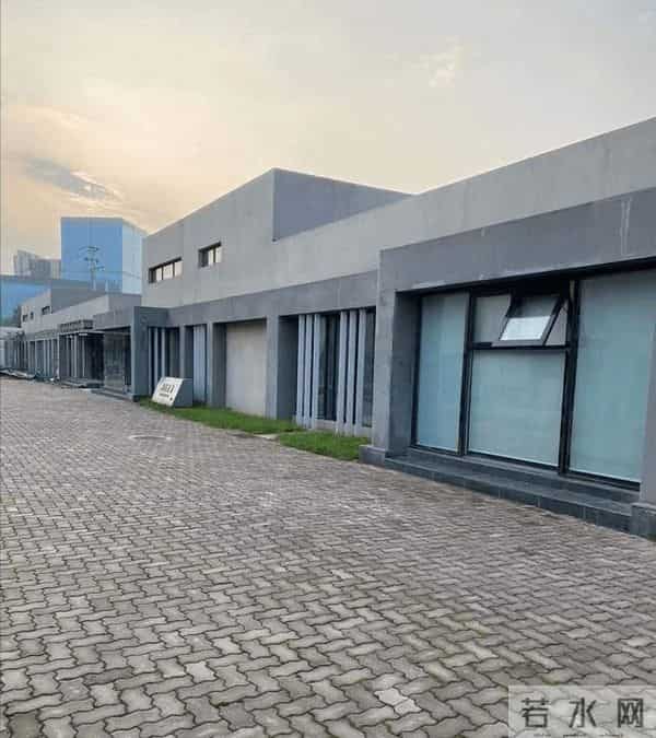 吴亦凡接机潘玮柏