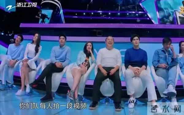 高露和靳东是啥关系