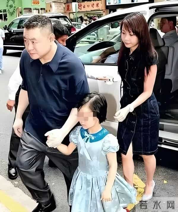 刘銮雄怎样玩关之琳