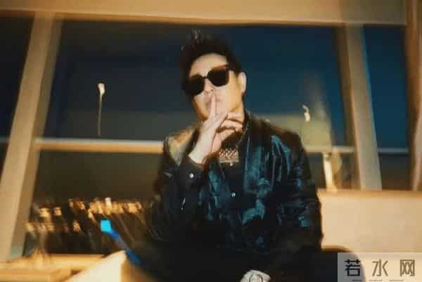 吴亦凡接机潘玮柏