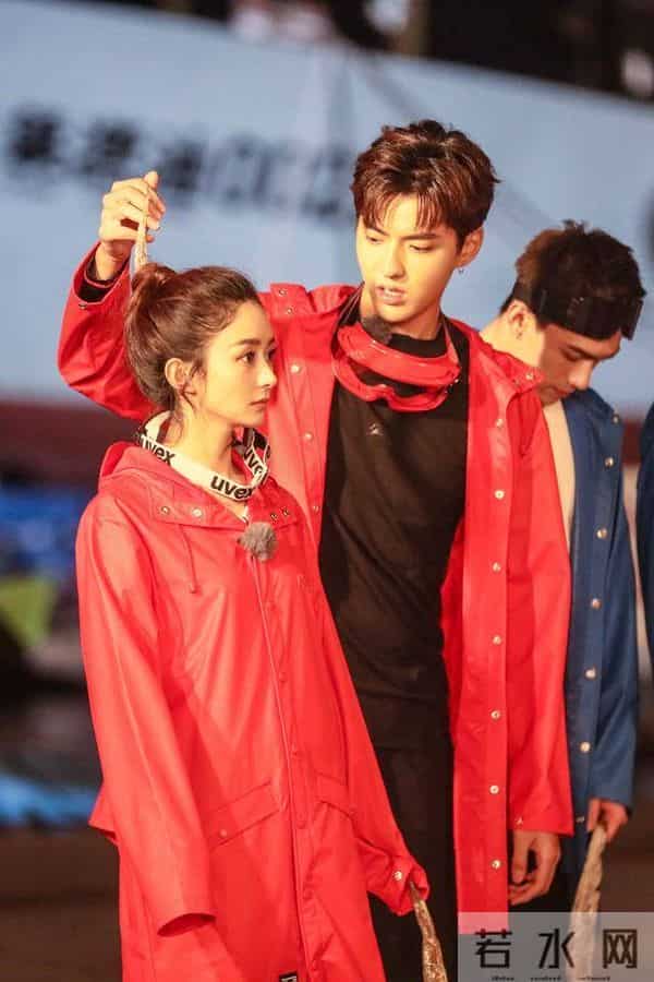 吴亦凡承认与赵丽颖在一起