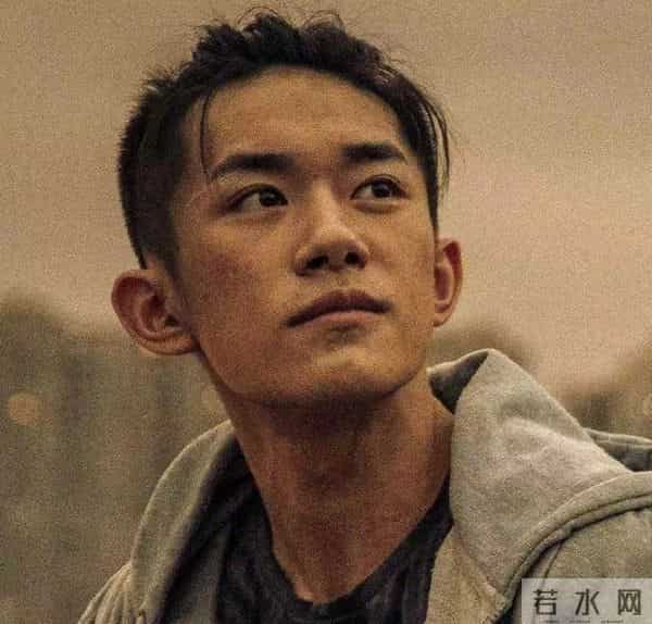 王源连拿四个奖