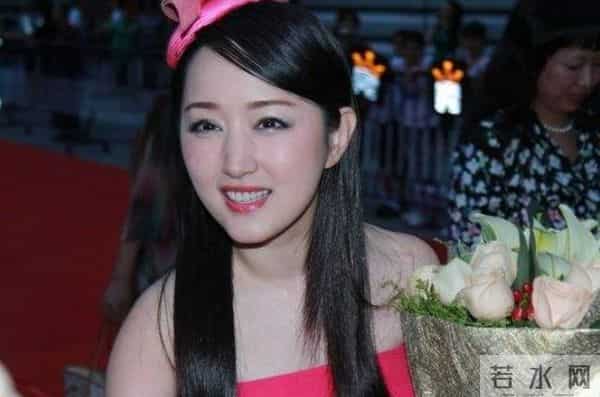 杨钰莹为什么退出歌坛