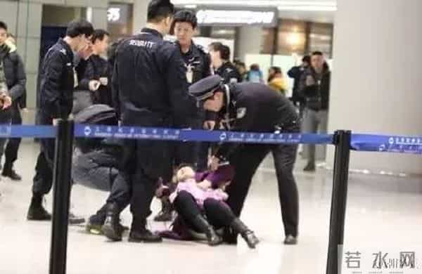 唐安琪烧伤再出新内幕