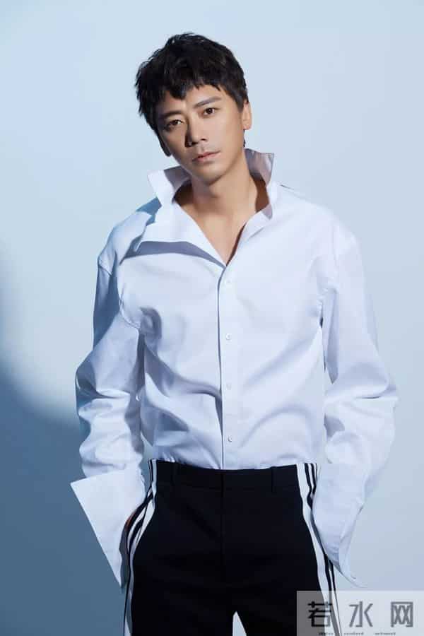 信乐团主唱叫什么