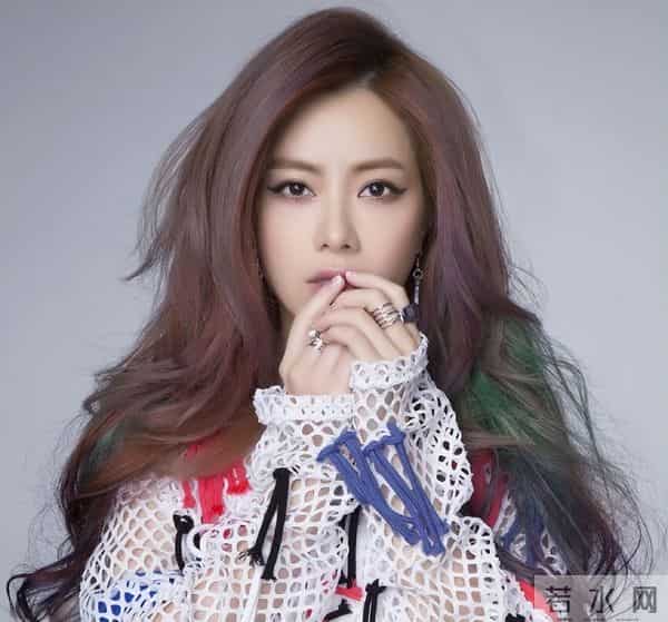 我是一个过气的歌手