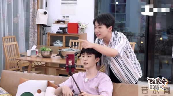 郭麒麟问虞书欣怎么总卖萌