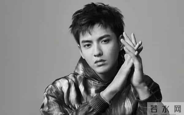 吴亦凡接机潘玮柏