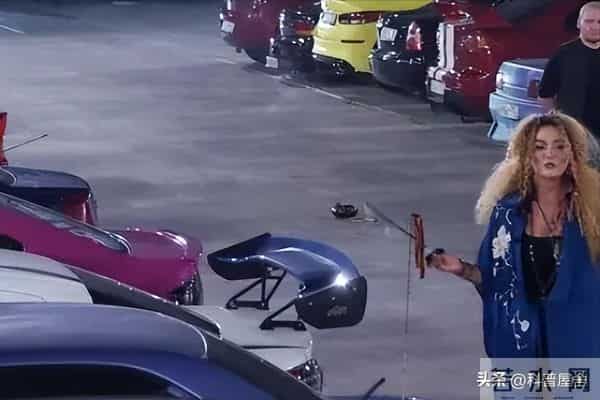 朱莉王承认自己不是通灵者