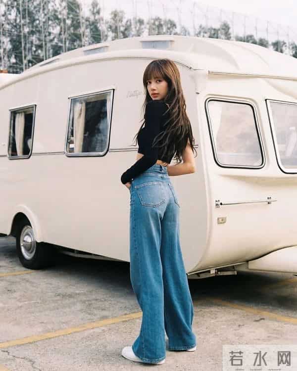 lisa是泰国和哪的混血