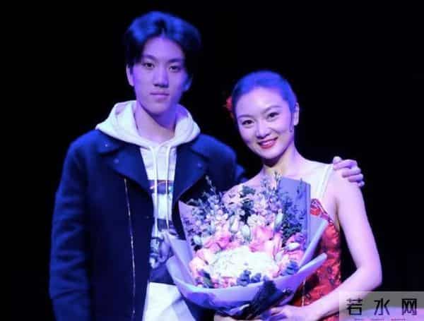 张艺谋七个孩子