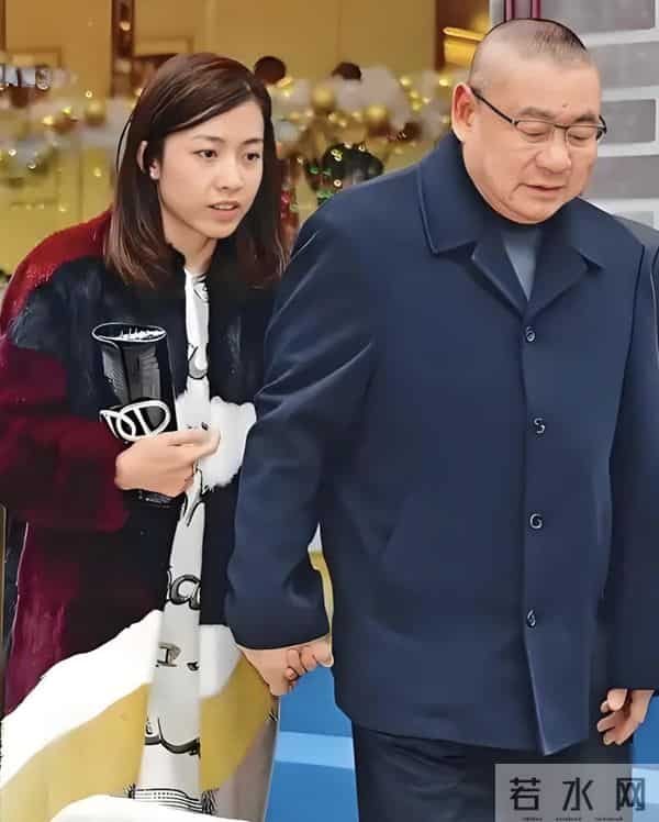 刘銮雄玩李嘉欣肉丸