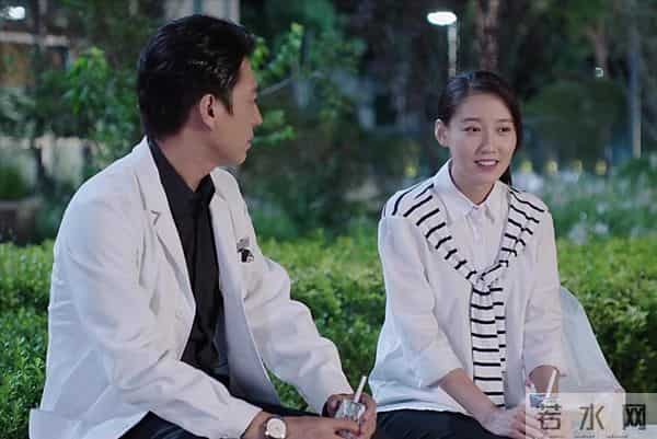 高露和靳东是啥关系