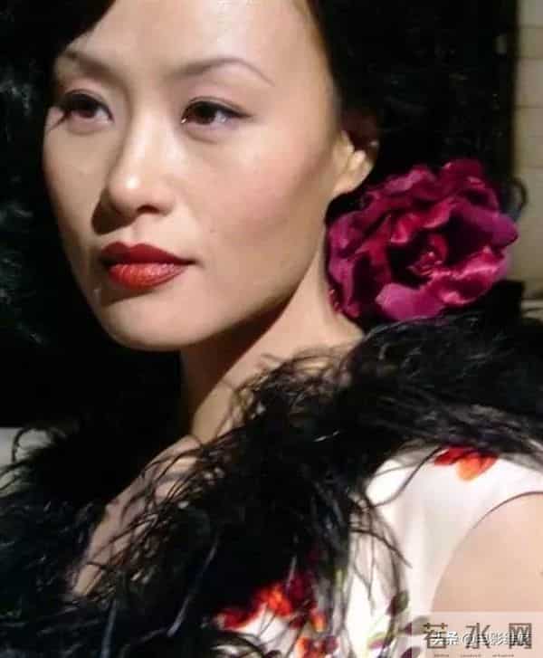 邬君梅枕边禁书