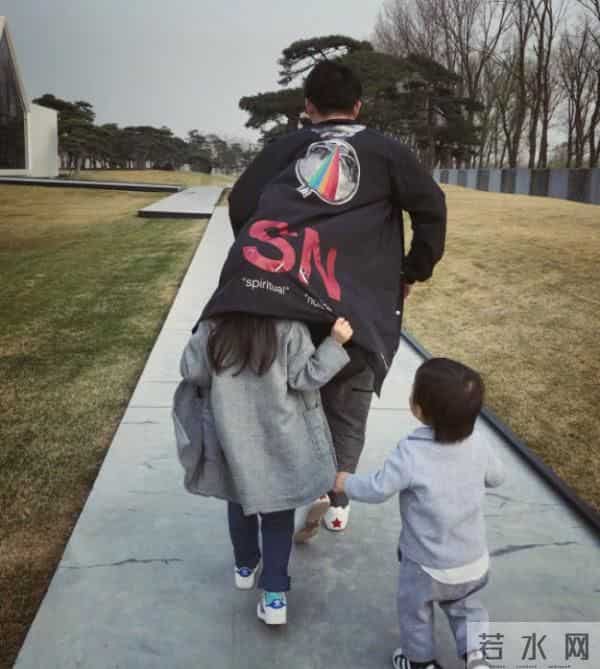 黄磊女儿多多跳楼自杀