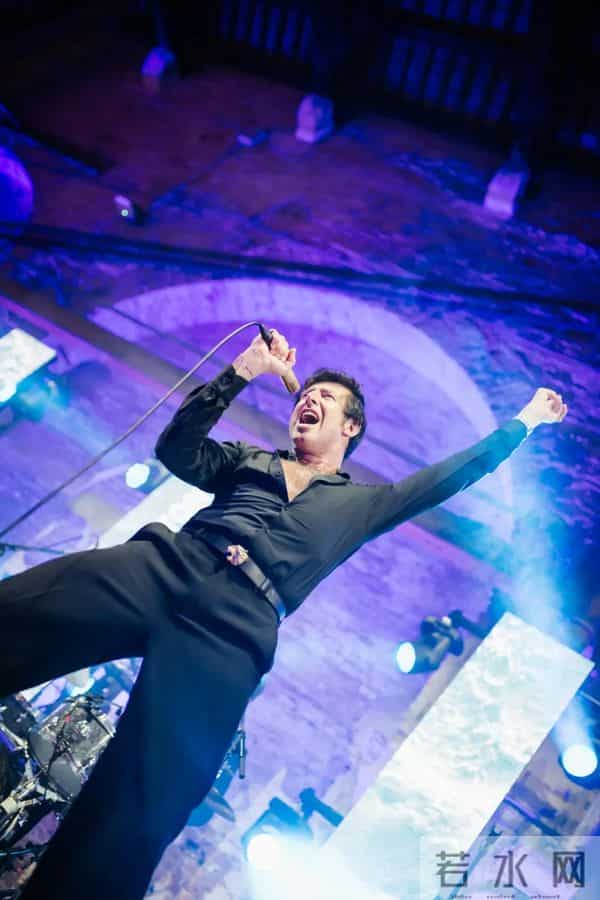 阿曼尼经典店歌