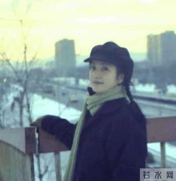 赵薇军旗装事件