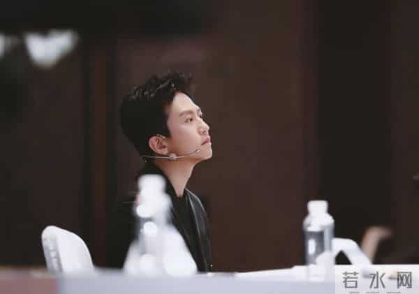 邓超工作室纠正邓超四十一岁