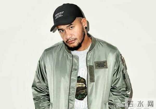 张震岳女友自杀