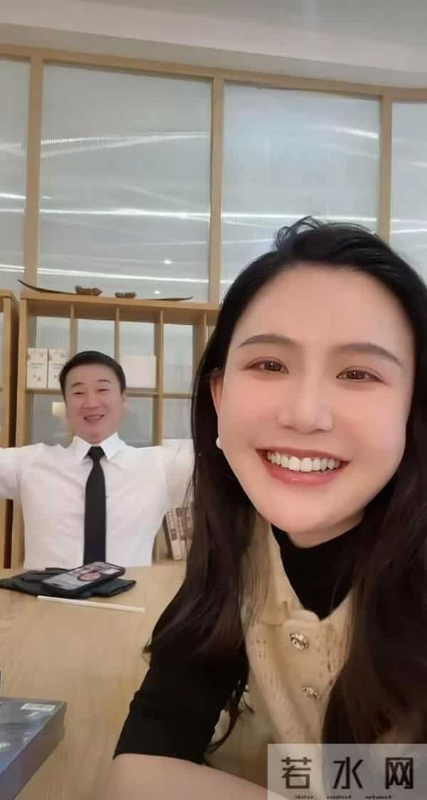 杨钰莹与赖昌星红楼