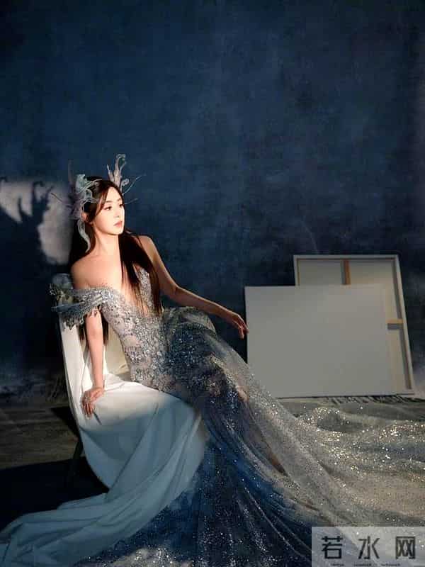 张含韵陪人睡觉照片