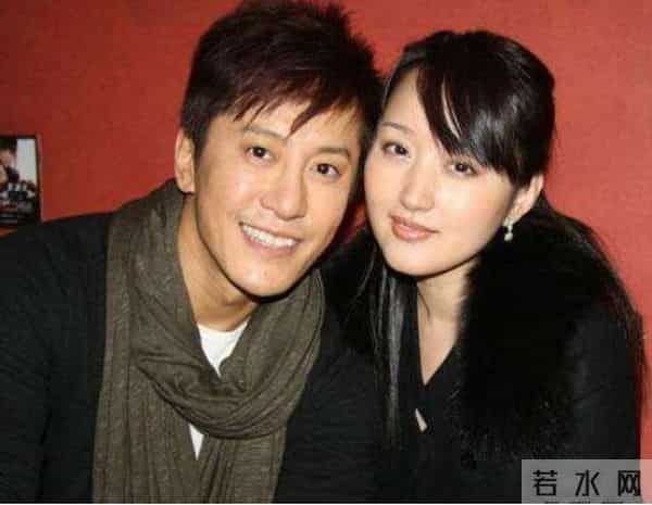 杨钰莹为什么退出歌坛