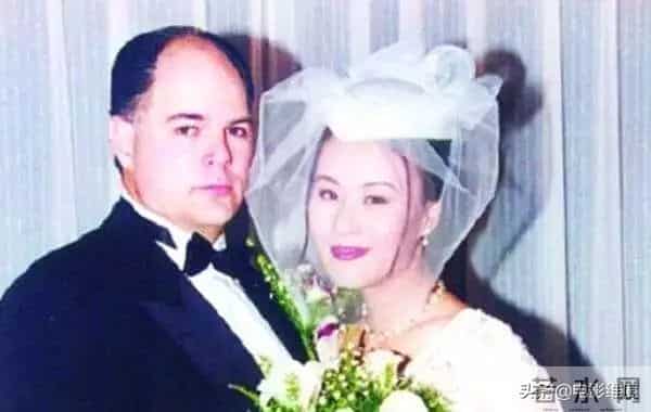 邬君梅枕边禁书