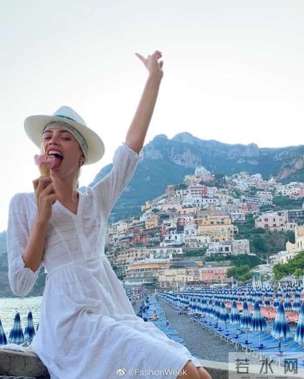 维密首位变性模特