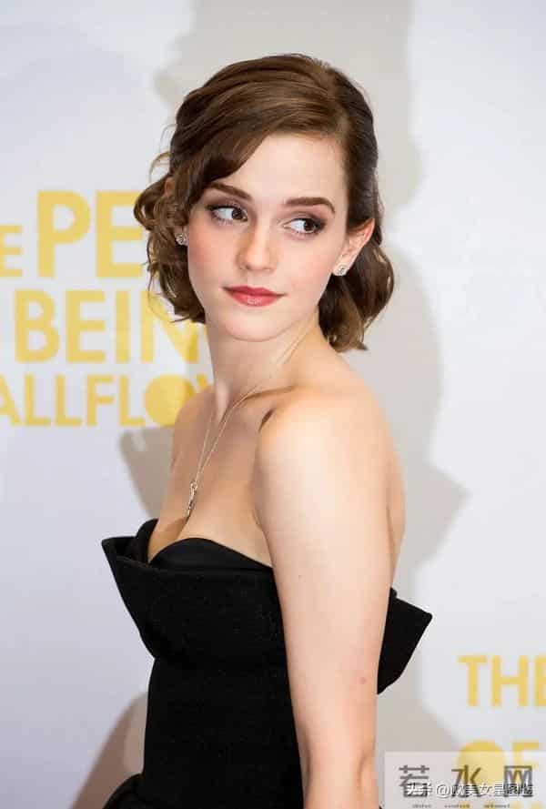 艾玛沃特森吸奶