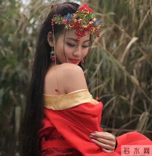 刘一含整容前后