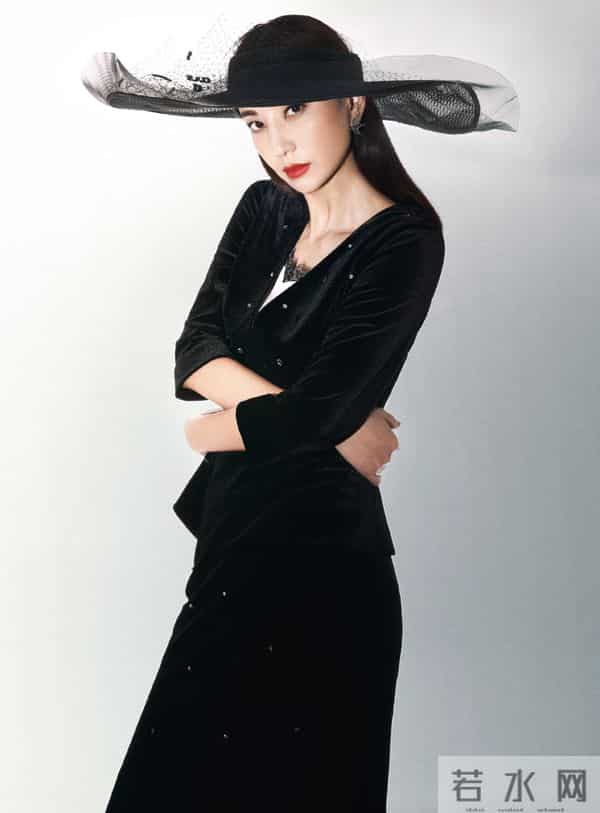 郑希怡掉抹胸图片