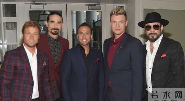 后街男孩解散了吗