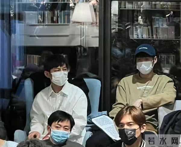 费启鸣辟谣与何炅牵手