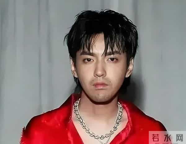 吴亦凡疑遭公司抛弃