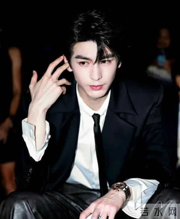 彭冠英私下性格