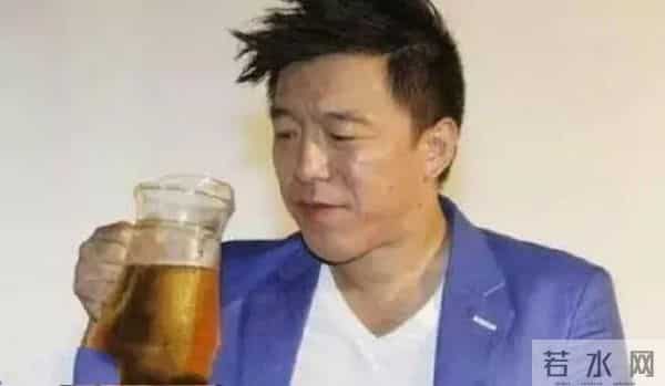 马德钟狼吻事件