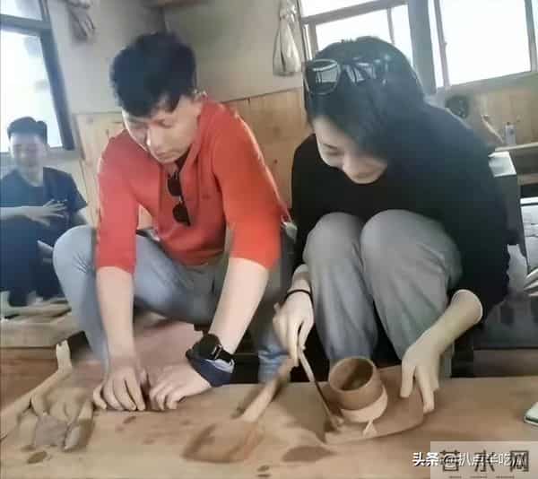 董小姐最开始唱的是谁