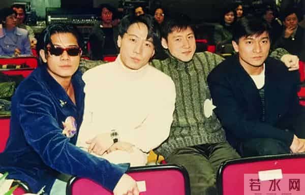 陈奕迅何韵诗湿吻