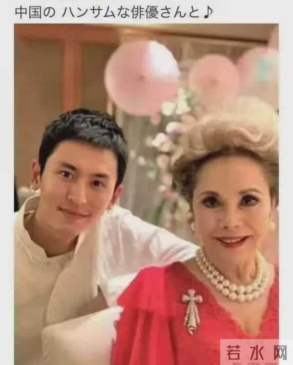 赵薇披日本军旗