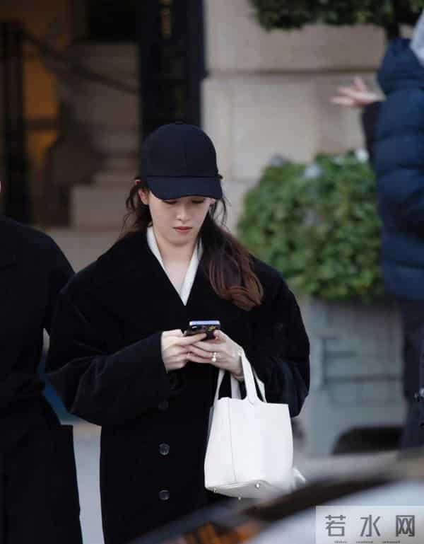 章泽天现身戛纳晚宴