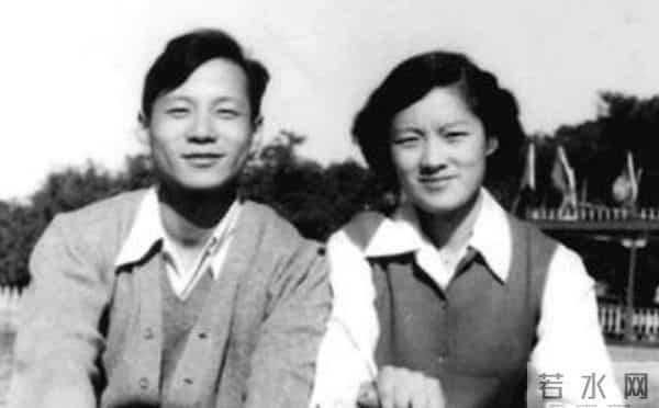 洪晃的父亲是谁